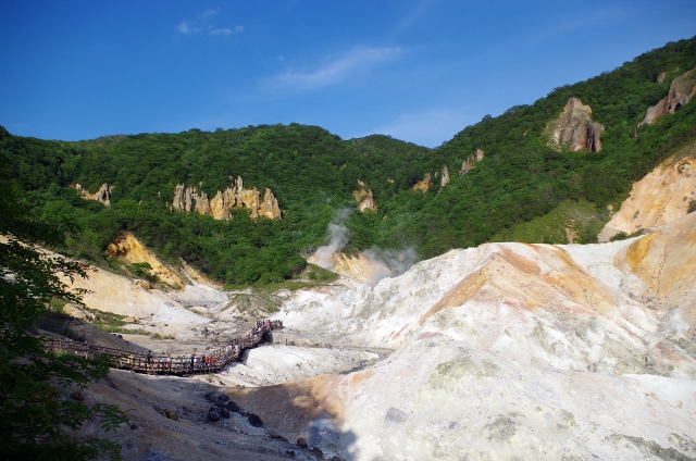 感染症対策 プレステージ温泉旅行プラン 専用車で札幌から移動 お部屋での夕食 露天風呂付きの客室に宿泊でのんびりとした旅を 登別 温泉１泊２日モデルプラン ウトナイ湖へ立ち寄り 札幌にて個室でのフレンチのランチ付き ジーアーチ トライデント ツアーズ