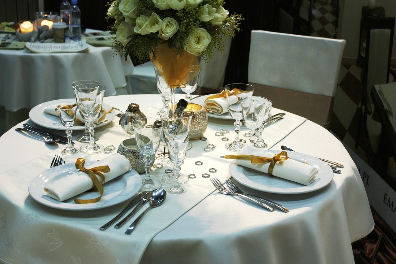 Prestige-dining-table