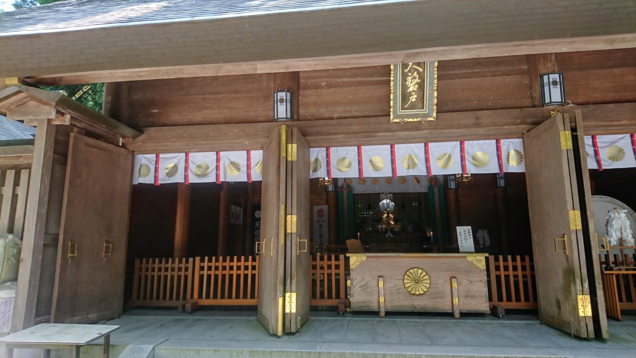 天岩戸神社西本宮拝殿